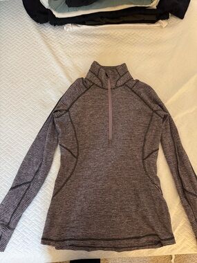 Quarter-Zip Athletic Pullover in Heathered Mauve